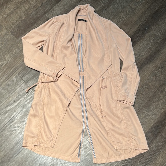 Pale pink jacket - Picture 1 of 7